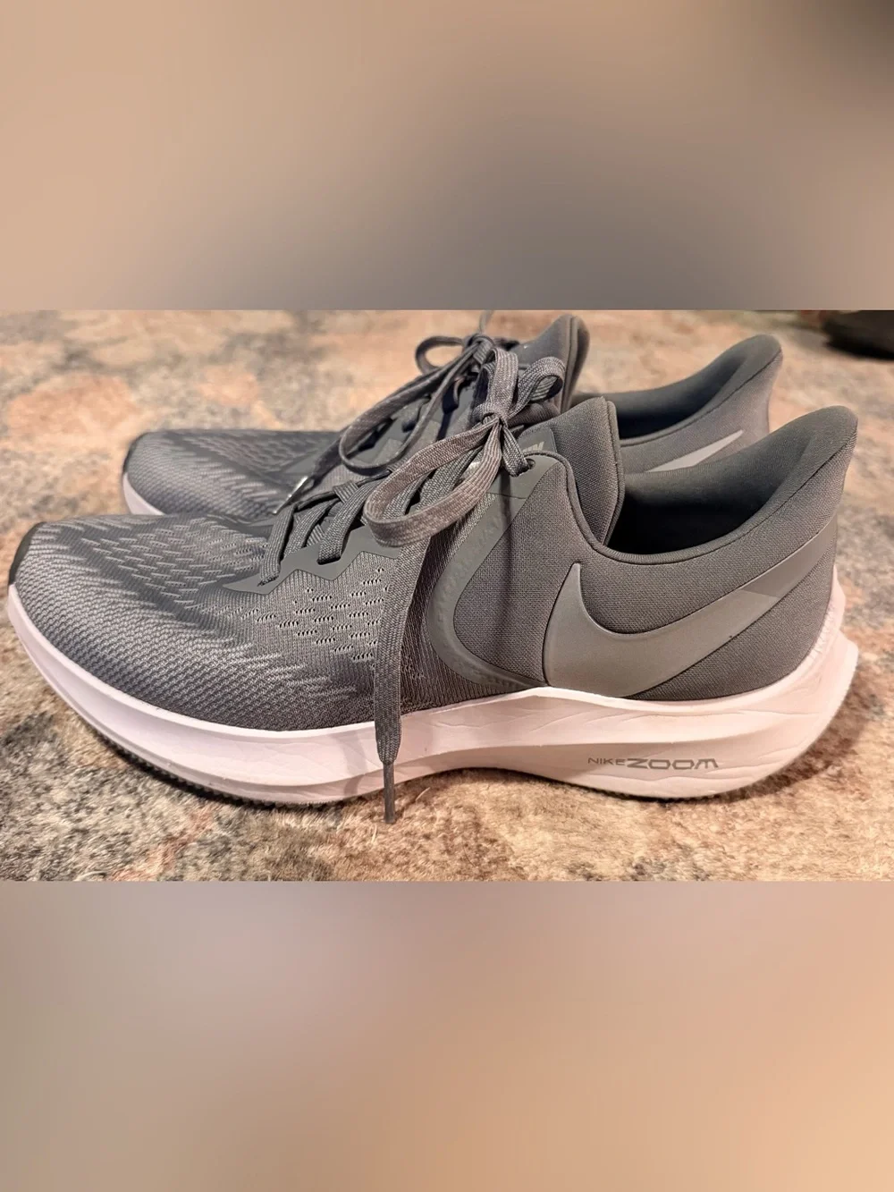 Nike Zoom Running Sneakers Grey/white knit women 9